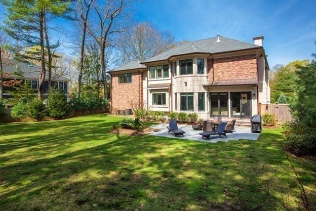 1580 Beacon St, Newton, MA 02468