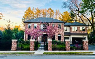 1580 Beacon St, Newton, MA 02468