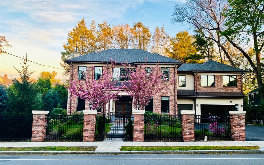 1580 Beacon St, Newton, MA 02468