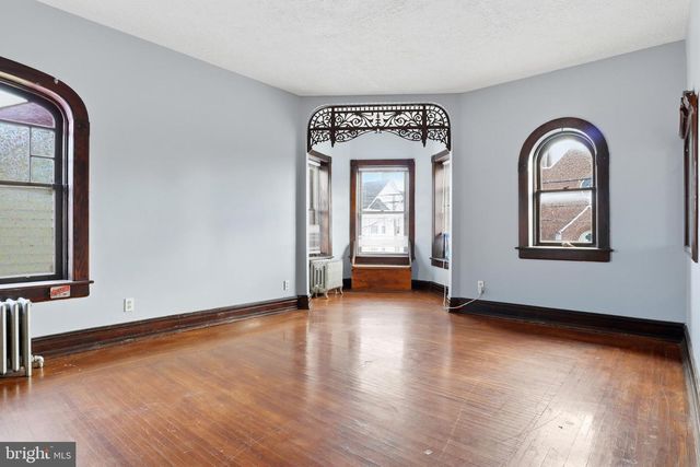 106 E KING ST, Littlestown, PA 17340