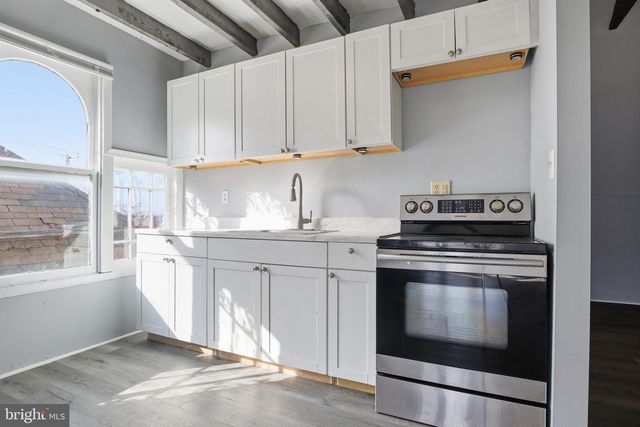 106 E KING ST, Littlestown, PA 17340