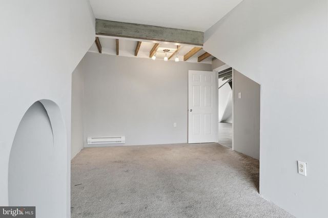 106 E KING ST, Littlestown, PA 17340