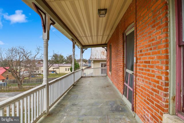 106 E KING ST, Littlestown, PA 17340