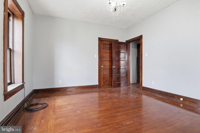 106 E KING ST, Littlestown, PA 17340