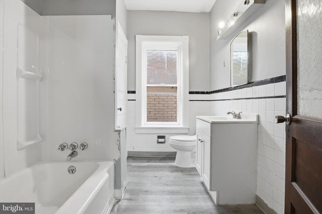 106 E KING ST, Littlestown, PA 17340