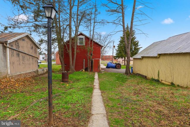 106 E KING ST, Littlestown, PA 17340