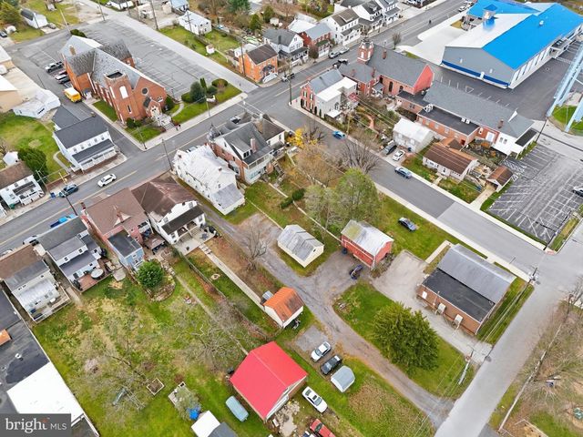 106 E KING ST, Littlestown, PA 17340