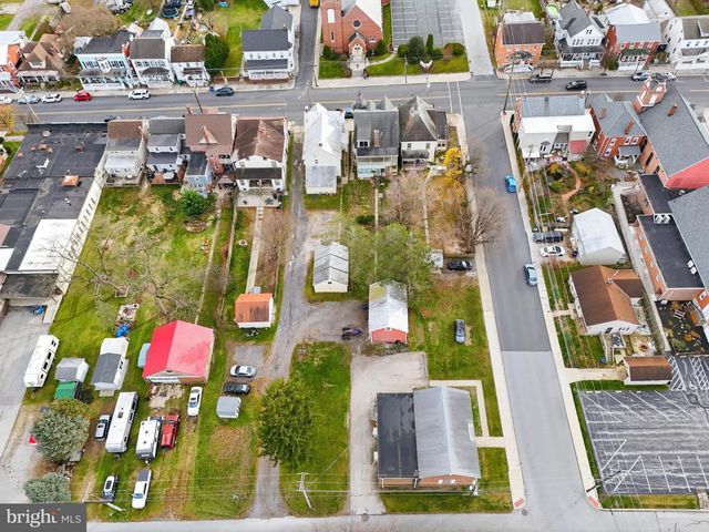 106 E KING ST, Littlestown, PA 17340