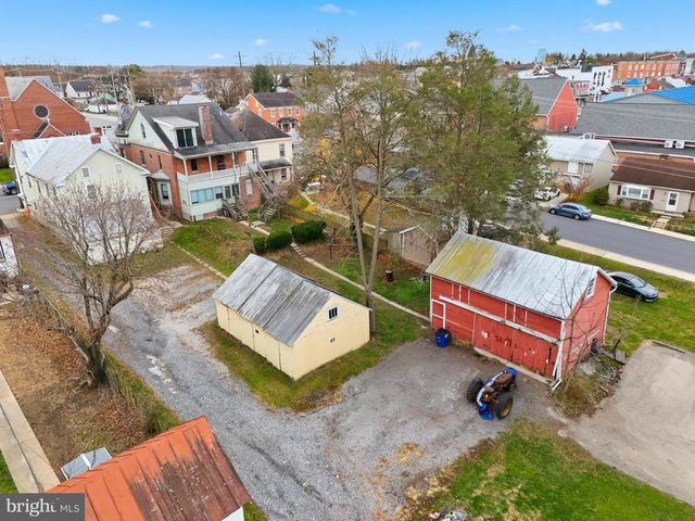 106 E KING ST, Littlestown, PA 17340