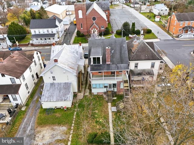 106 E KING ST, Littlestown, PA 17340