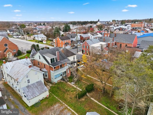 106 E KING ST, Littlestown, PA 17340