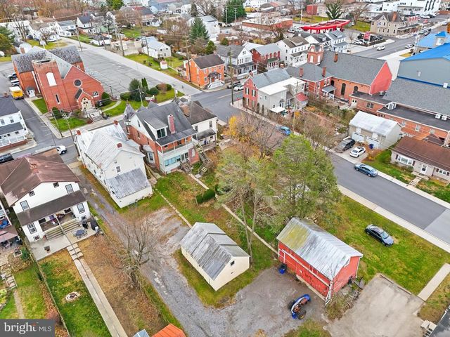 106 E KING ST, Littlestown, PA 17340