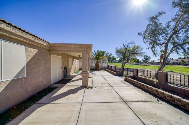 2068 E Desert Lakes Drive, Fort Mohave, AZ 86426