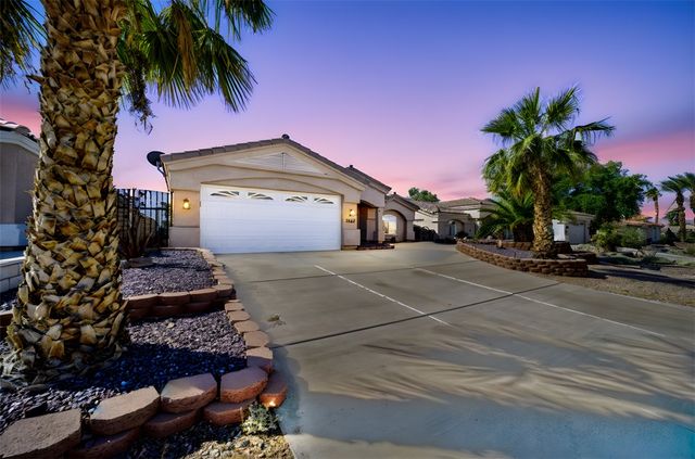2068 E Desert Lakes Drive, Fort Mohave, AZ 86426