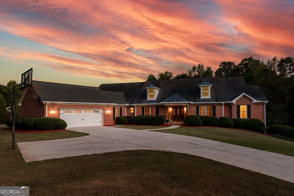 221 Valley Way, Hampton, GA 30228 — exterior