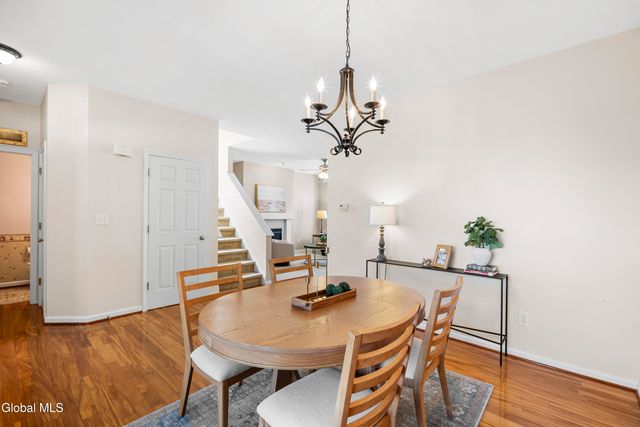 6 Oxford Circle, Cohoes, NY 12047