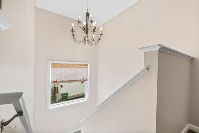 6 Oxford Circle, Cohoes, NY 12047