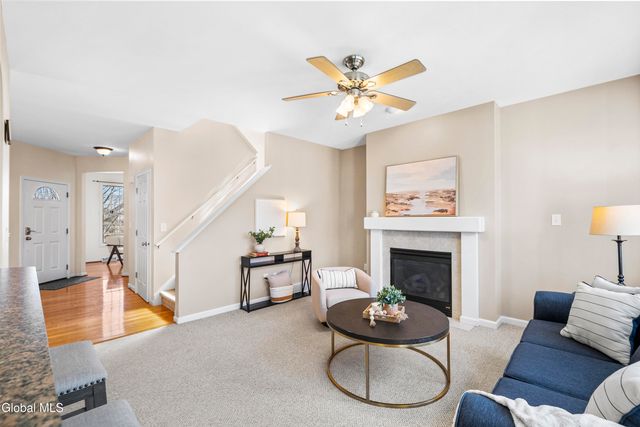 6 Oxford Circle, Cohoes, NY 12047