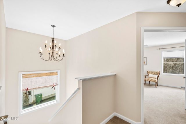 6 Oxford Circle, Cohoes, NY 12047