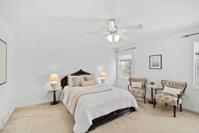 6 Oxford Circle, Cohoes, NY 12047