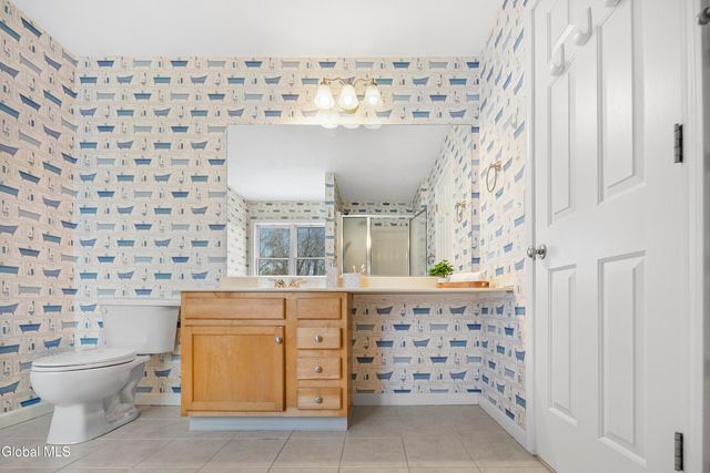 6 Oxford Circle, Cohoes, NY 12047