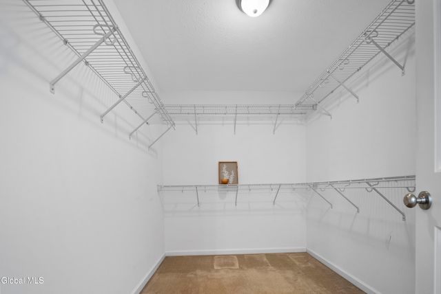 6 Oxford Circle, Cohoes, NY 12047