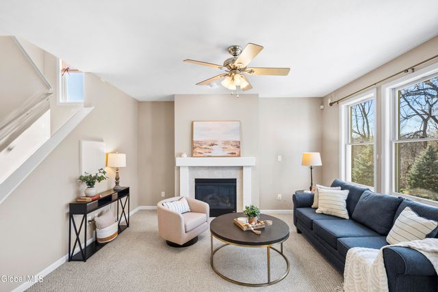 6 Oxford Circle, Cohoes, NY 12047