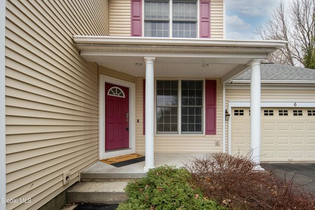 6 Oxford Circle, Cohoes, NY 12047