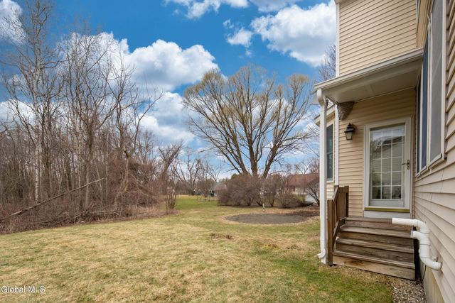 6 Oxford Circle, Cohoes, NY 12047