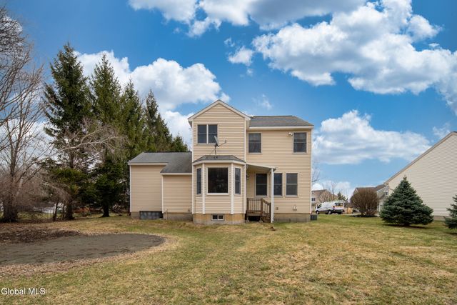 6 Oxford Circle, Cohoes, NY 12047