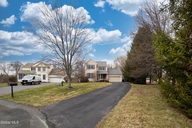 6 Oxford Circle, Cohoes, NY 12047