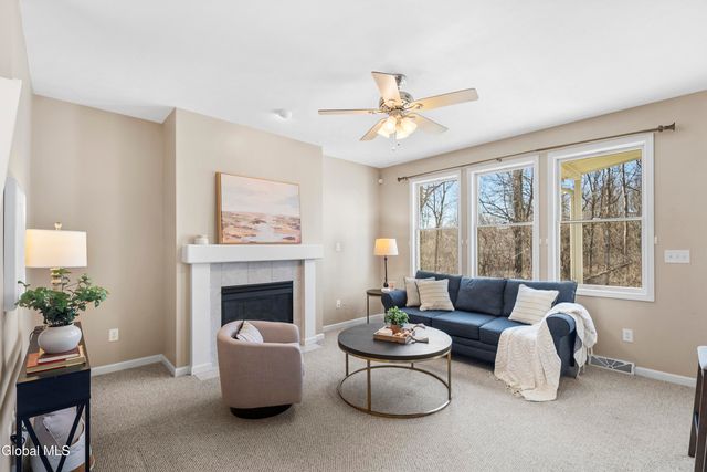 6 Oxford Circle, Cohoes, NY 12047