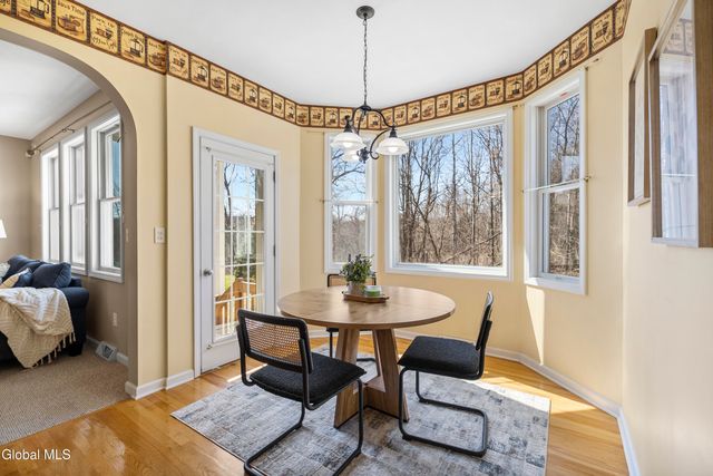 6 Oxford Circle, Cohoes, NY 12047