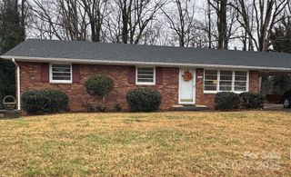 1922 30th Street NE, Hickory, NC 28601