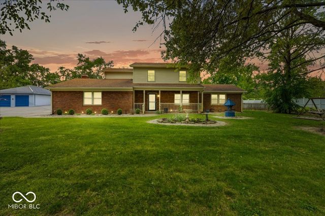 1343 S Buttercup Drive, New Palestine, IN 46163