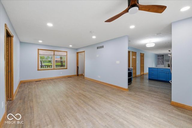 1343 S Buttercup Drive, New Palestine, IN 46163