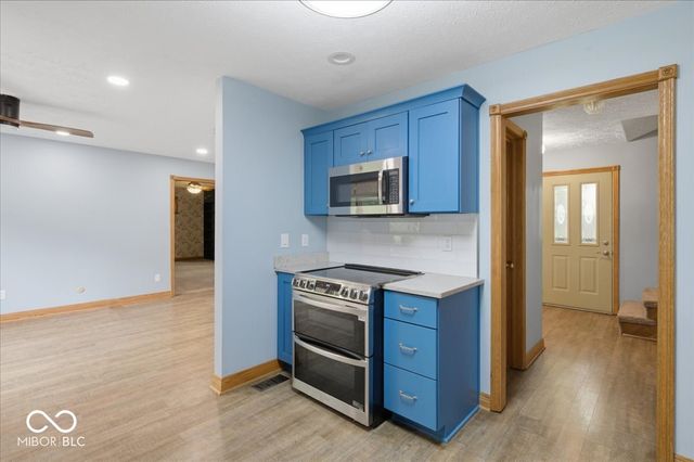 1343 S Buttercup Drive, New Palestine, IN 46163