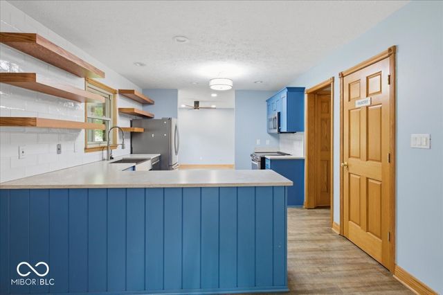 1343 S Buttercup Drive, New Palestine, IN 46163