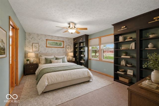 1343 S Buttercup Drive, New Palestine, IN 46163