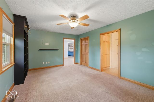 1343 S Buttercup Drive, New Palestine, IN 46163