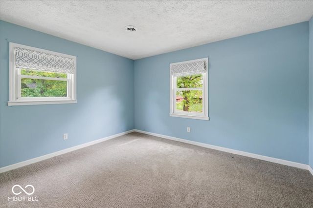 1343 S Buttercup Drive, New Palestine, IN 46163