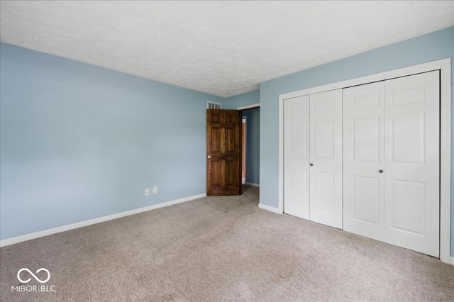 1343 S Buttercup Drive, New Palestine, IN 46163