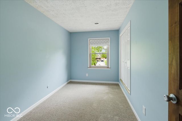 1343 S Buttercup Drive, New Palestine, IN 46163