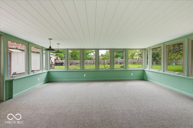 1343 S Buttercup Drive, New Palestine, IN 46163
