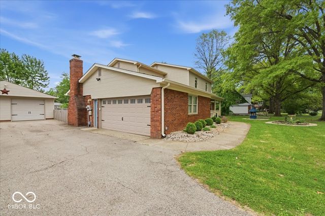 1343 S Buttercup Drive, New Palestine, IN 46163