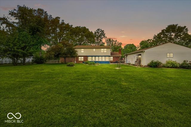 1343 S Buttercup Drive, New Palestine, IN 46163