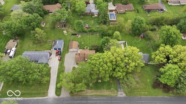 1343 S Buttercup Drive, New Palestine, IN 46163