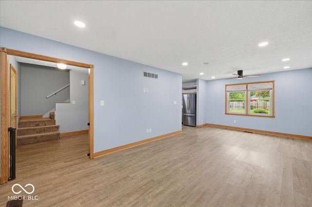 1343 S Buttercup Drive, New Palestine, IN 46163