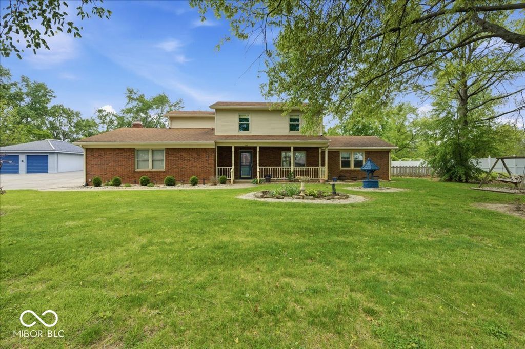 1343 S Buttercup Drive, New Palestine, IN 46163