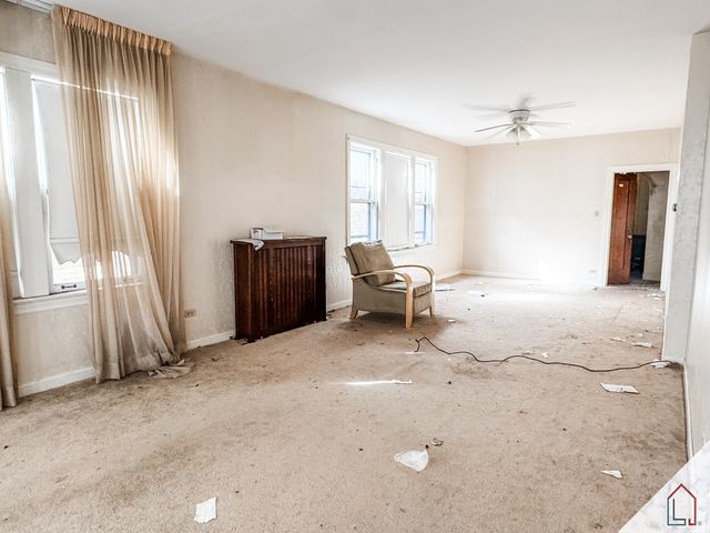 8640 S Bennett Avenue, Chicago, IL 60617